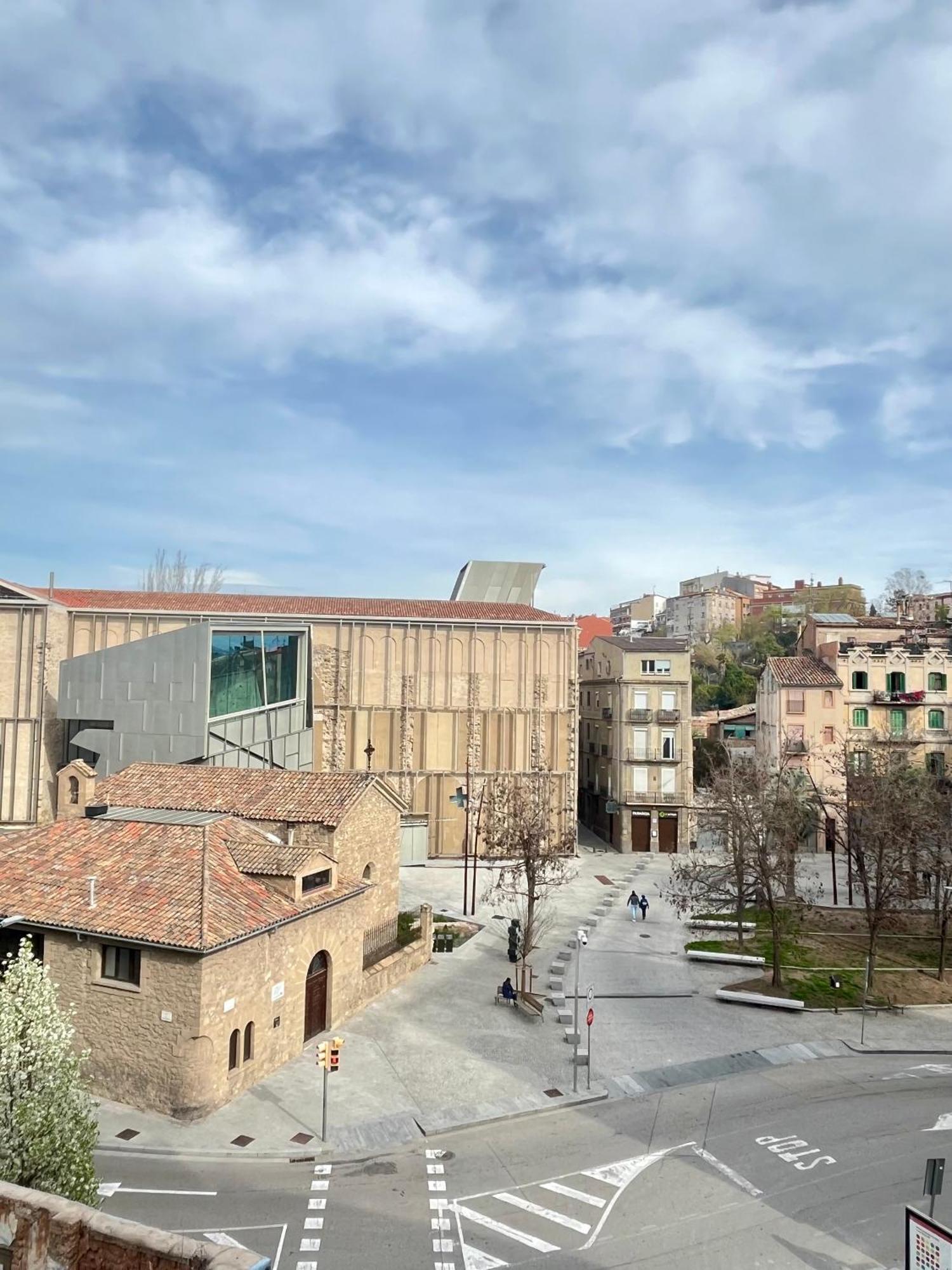 Hostal La Masia 曼雷沙 外观 照片