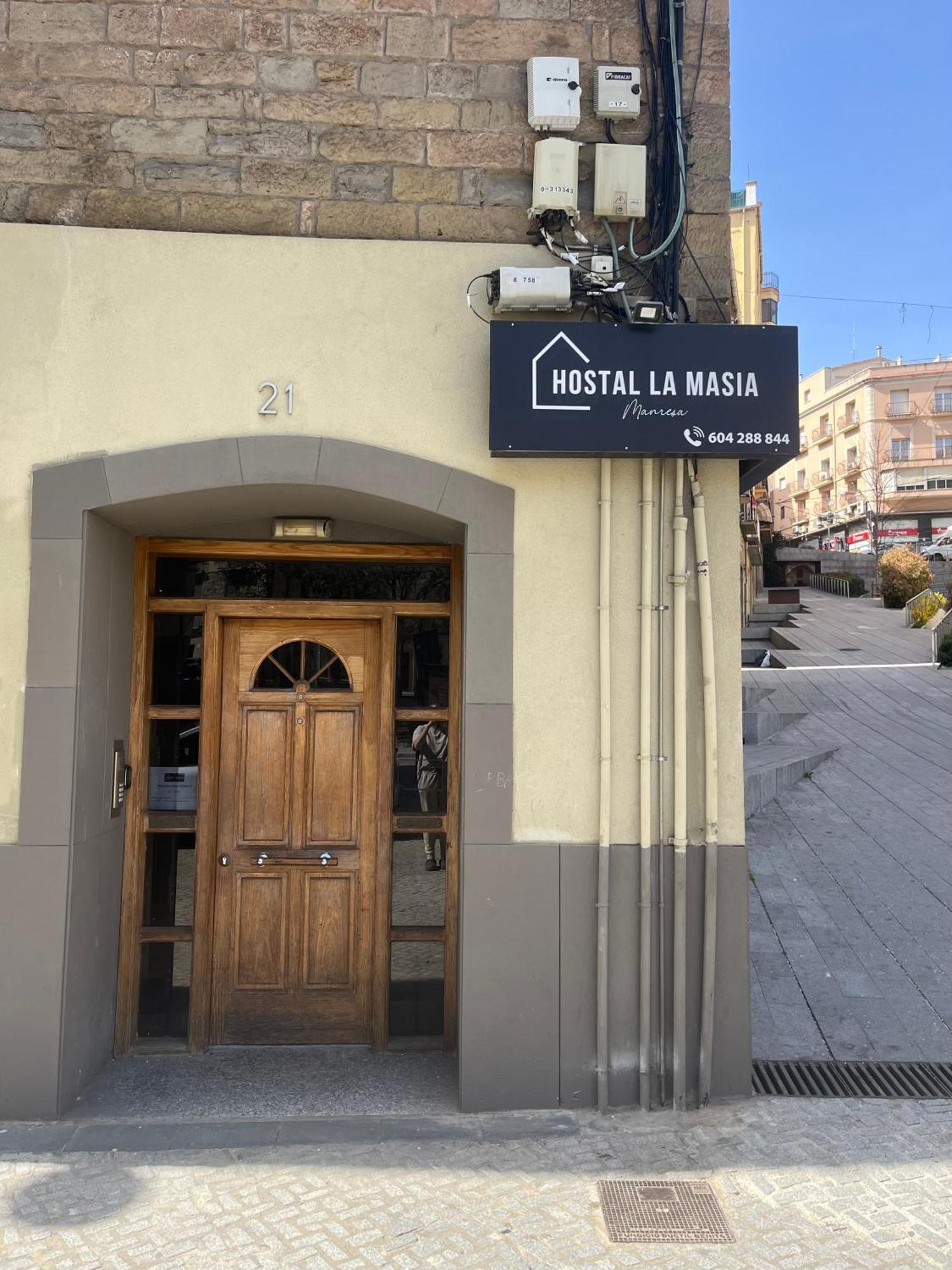 Hostal La Masia 曼雷沙 外观 照片